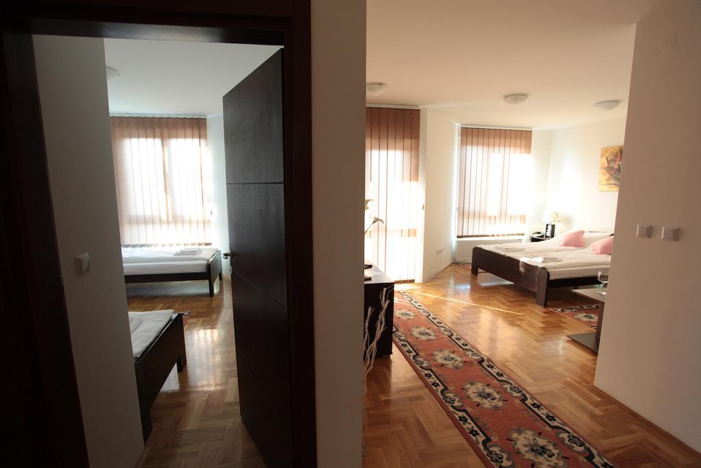 Hostel Royal Obrenovac  Стая снимка