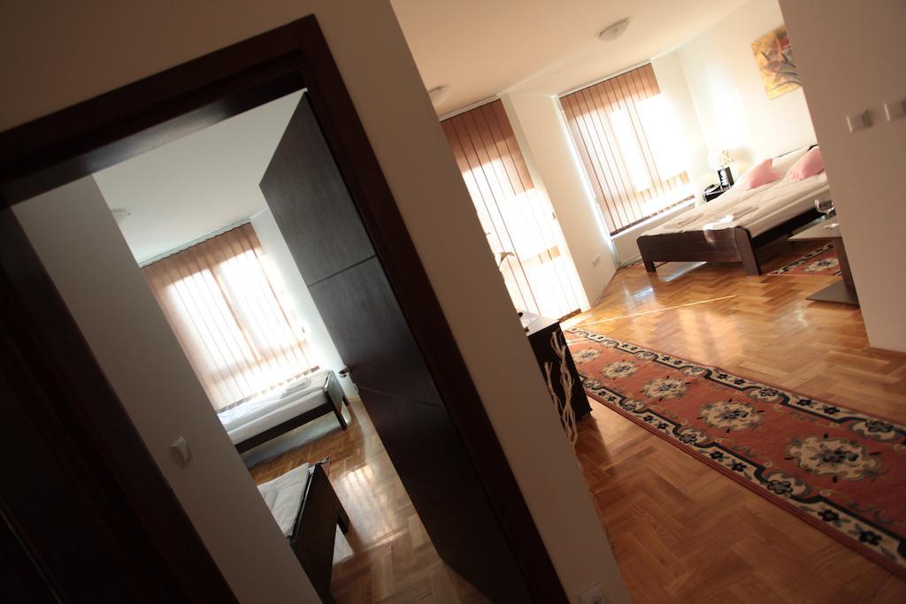 Hostel Royal Obrenovac  Стая снимка