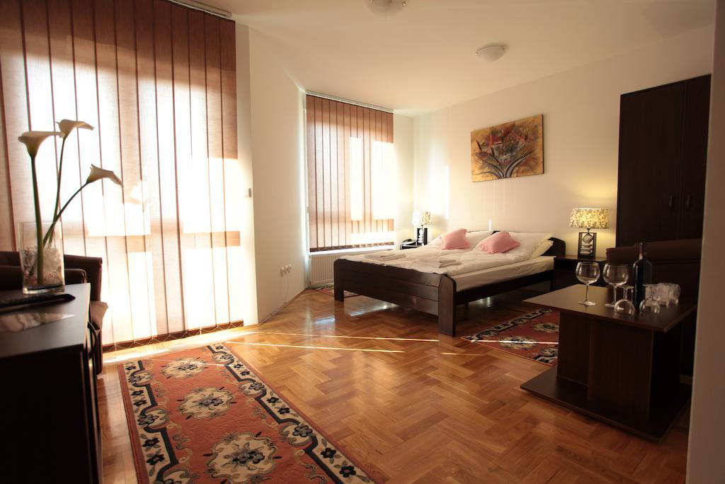 Hostel Royal Obrenovac  Стая снимка