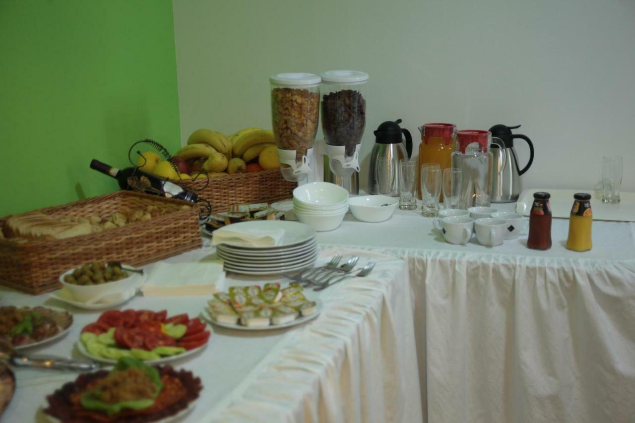 Hostel Royal Obrenovac  Екстериор снимка