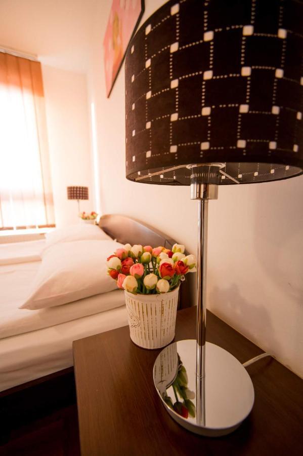 Hostel Royal Obrenovac  Екстериор снимка