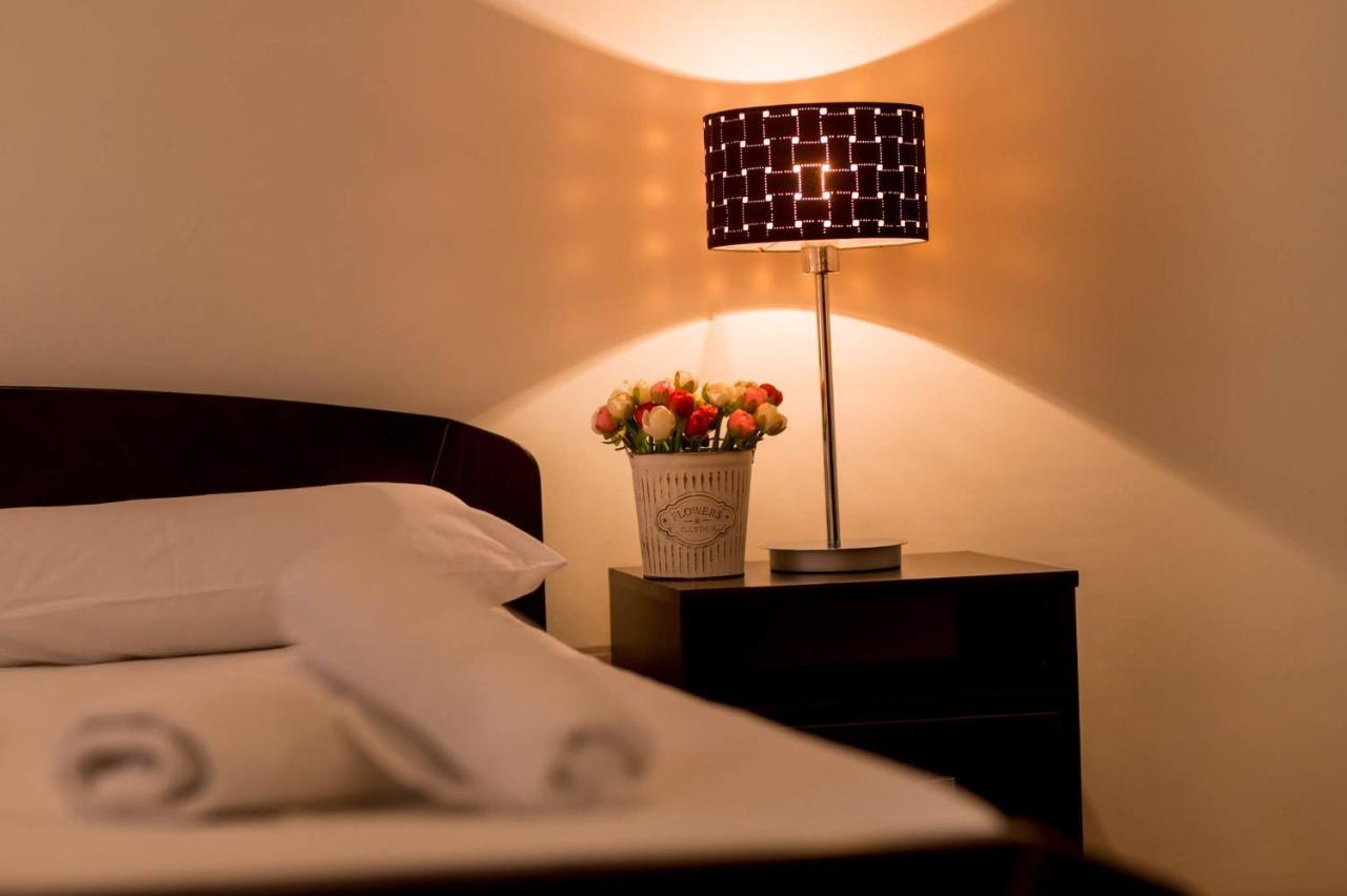 Hostel Royal Obrenovac  Екстериор снимка