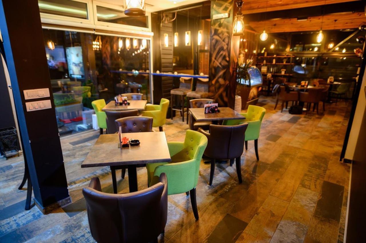 Hostel Royal Obrenovac  Екстериор снимка