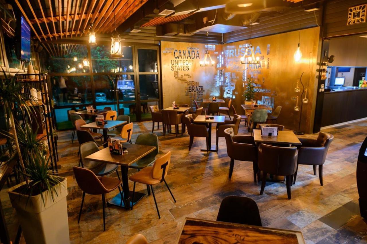 Hostel Royal Obrenovac  Екстериор снимка