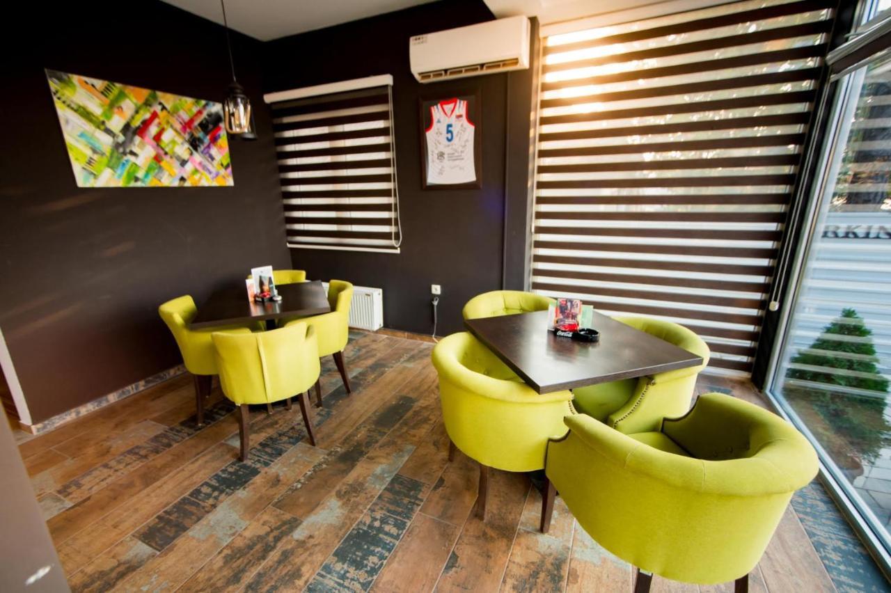 Hostel Royal Obrenovac  Екстериор снимка