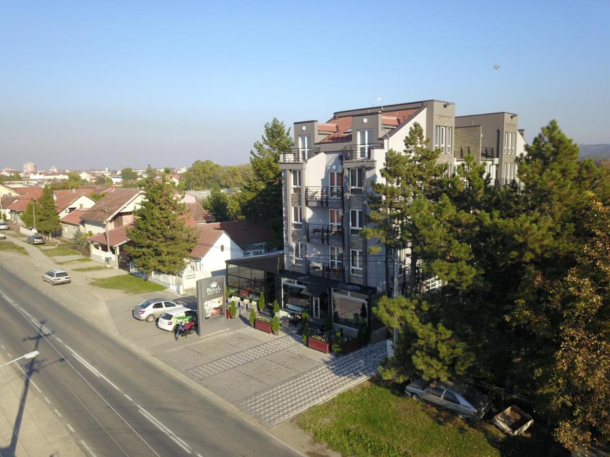 Hostel Royal Obrenovac  Екстериор снимка